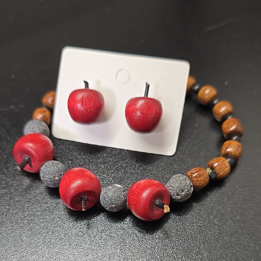 🔸️5/$25🔸️Handmade Lava Bead Bracelet And Earrings